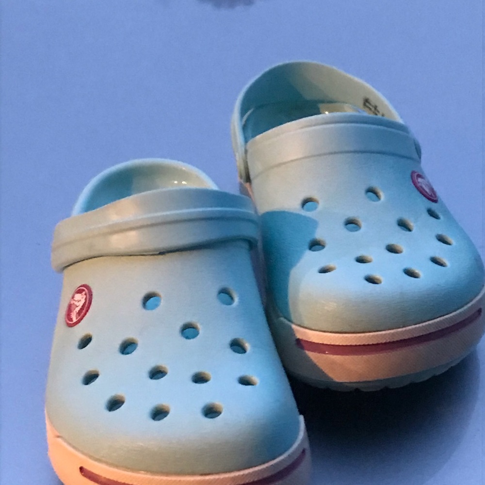 Crocs🥰 - Picture 2 of 3
